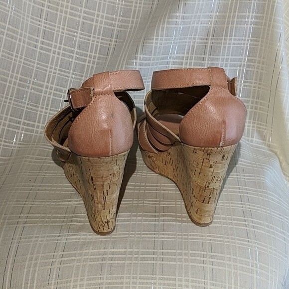 Charlotte Russe Sandals Women Size 9  Platform Cork Wedges Beige Strappy Buckle - Picture 4 of 4